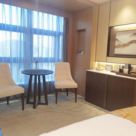 Jin Jiang Pine City Hotel Shanghai Exterior photo