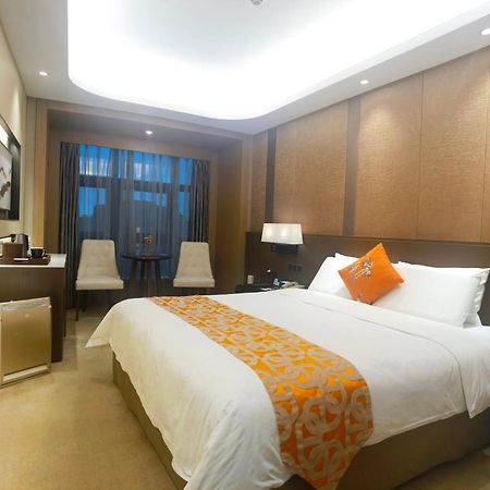 Jin Jiang Pine City Hotel Shanghai Exterior photo