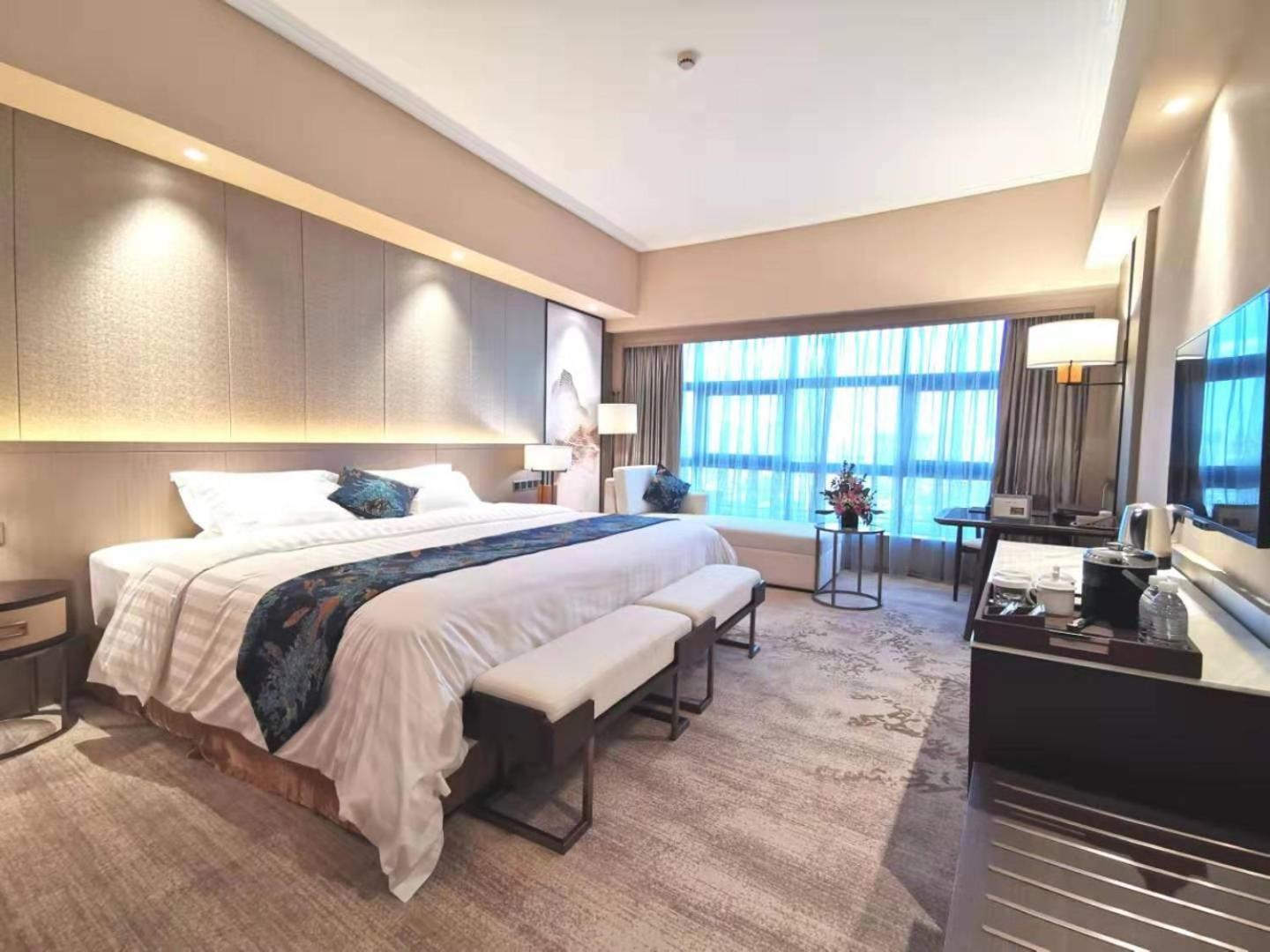 Jin Jiang Pine City Hotel Shanghai Exterior photo