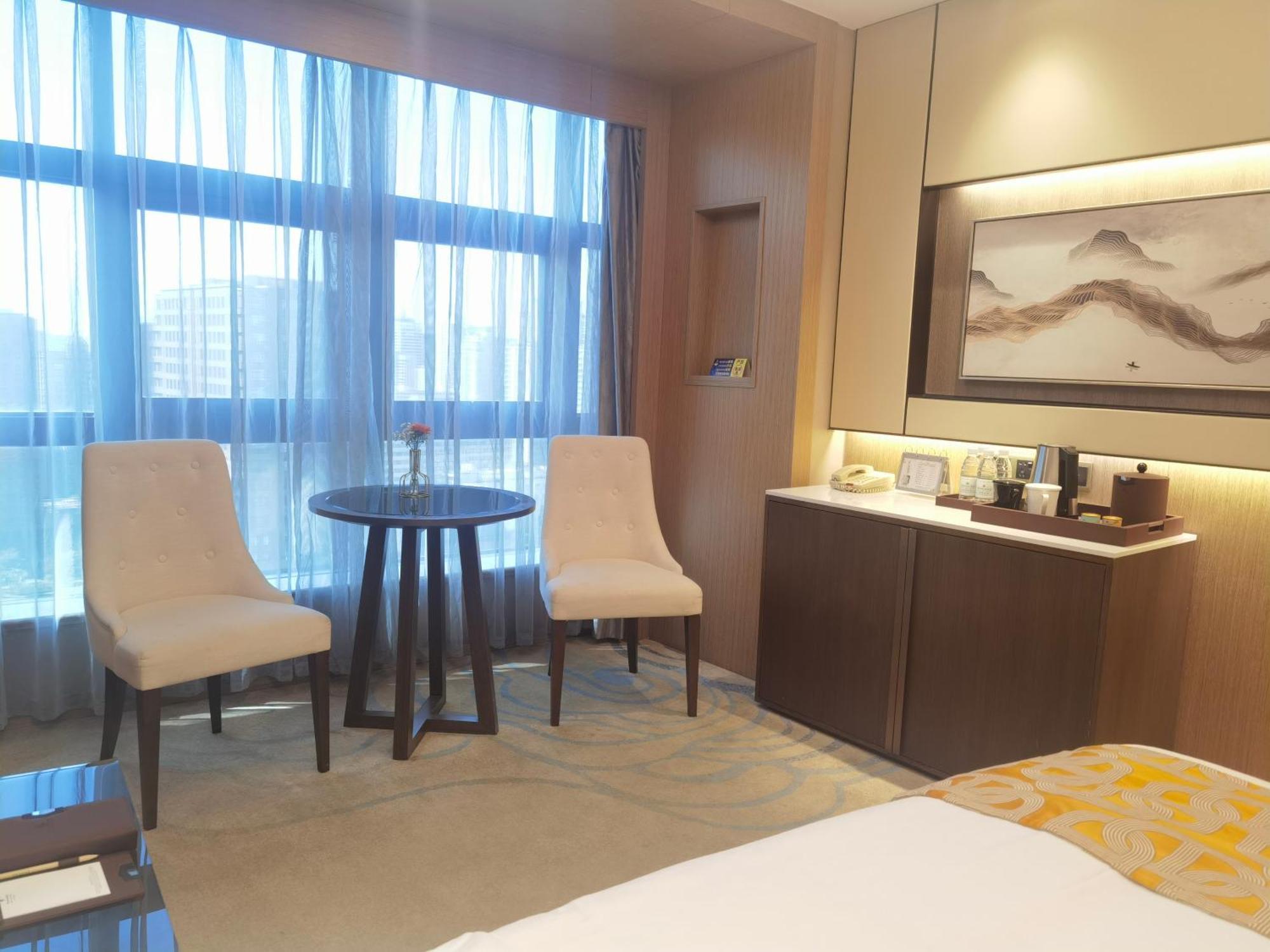 Jin Jiang Pine City Hotel Shanghai Exterior photo