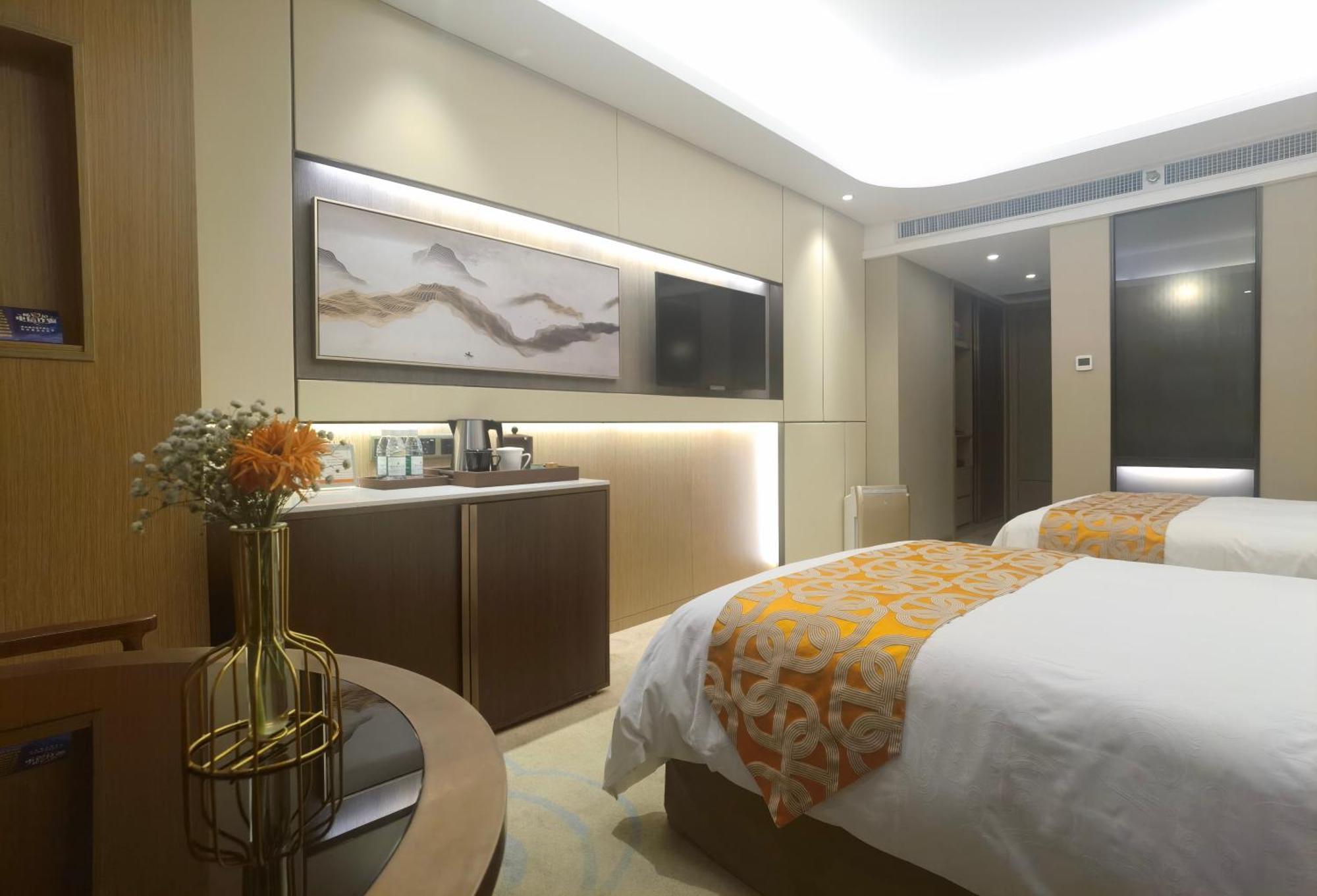 Jin Jiang Pine City Hotel Shanghai Exterior photo