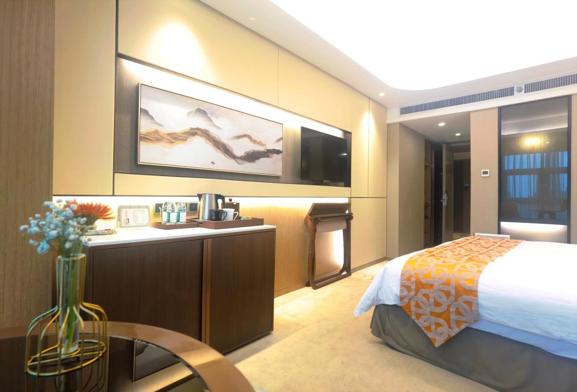 Jin Jiang Pine City Hotel Shanghai Exterior photo