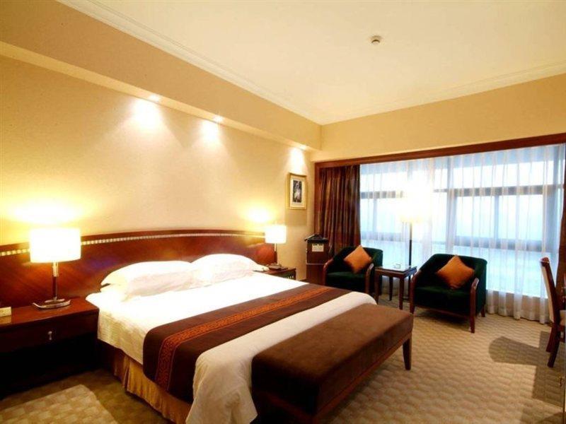 Jin Jiang Pine City Hotel Shanghai Exterior photo